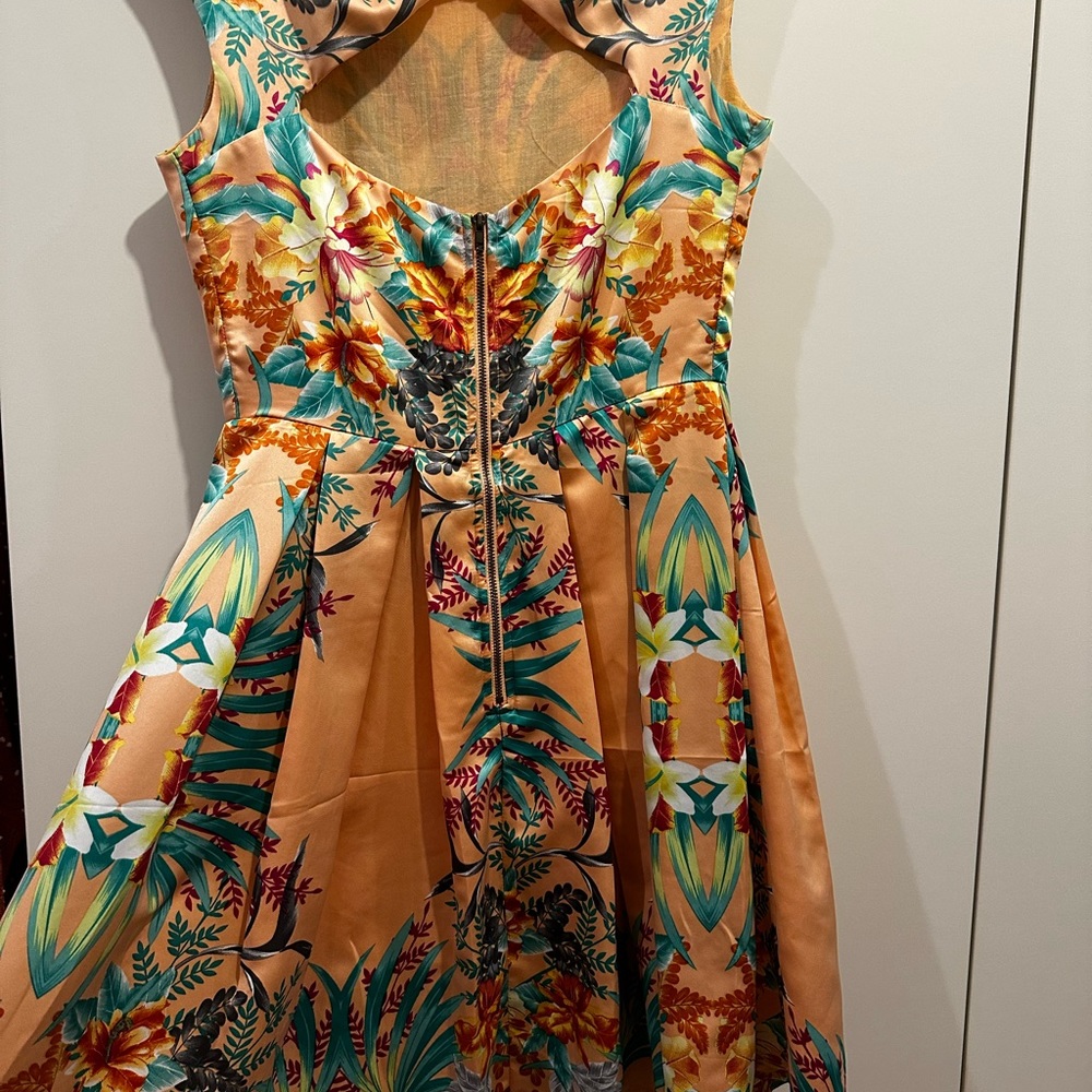 Love Fire peach cut out back Hawaiian dress - Picture 2 of 3